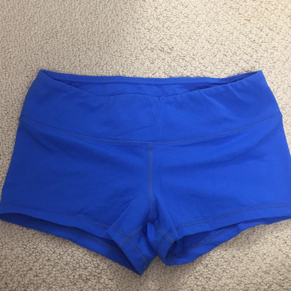 Fleo shorts size medium 2 inch inseam